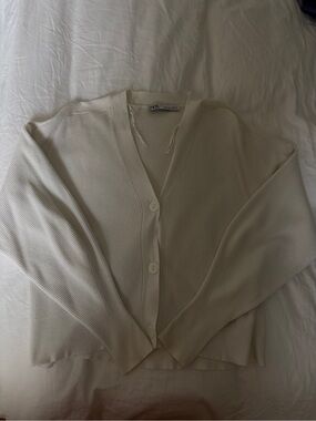 Zara Off-White Ribbed V-Neck Button Cardigan
